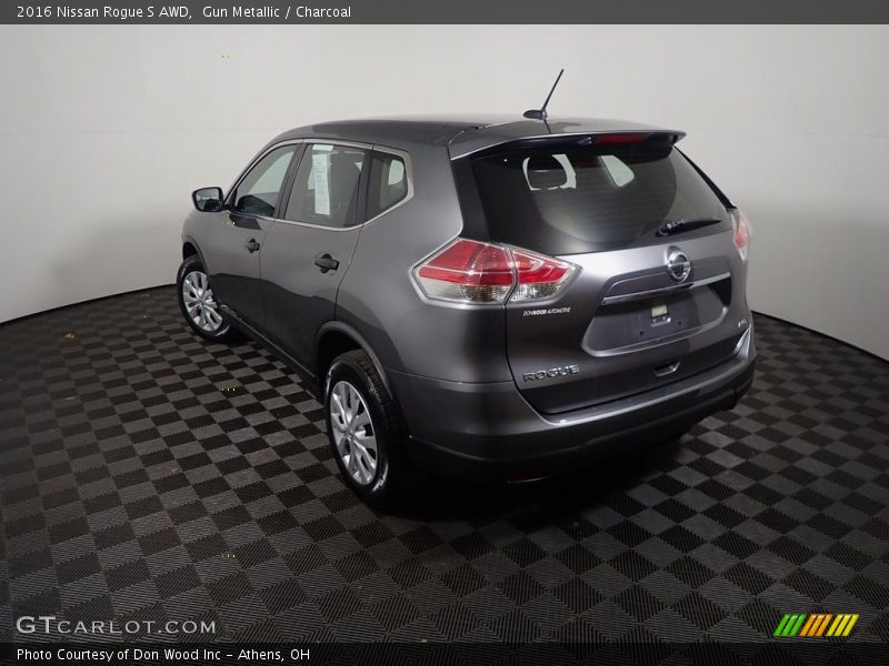Gun Metallic / Charcoal 2016 Nissan Rogue S AWD