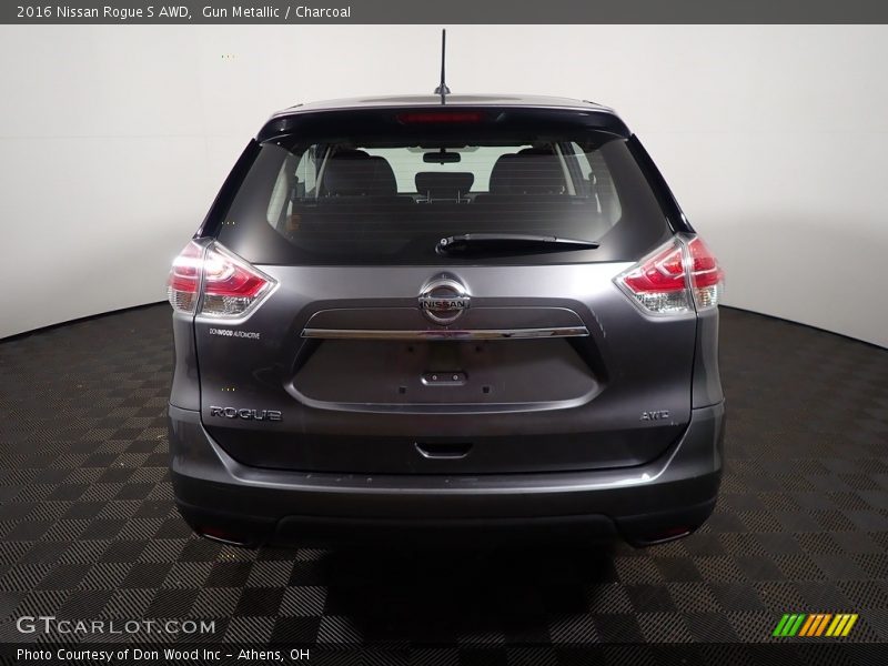 Gun Metallic / Charcoal 2016 Nissan Rogue S AWD