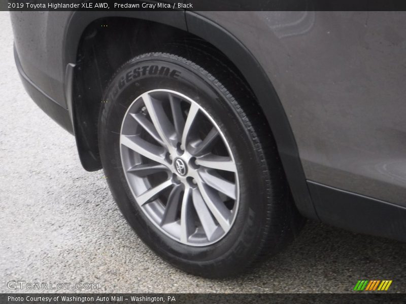 Predawn Gray Mica / Black 2019 Toyota Highlander XLE AWD