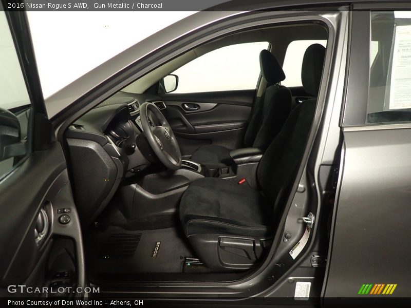 Gun Metallic / Charcoal 2016 Nissan Rogue S AWD
