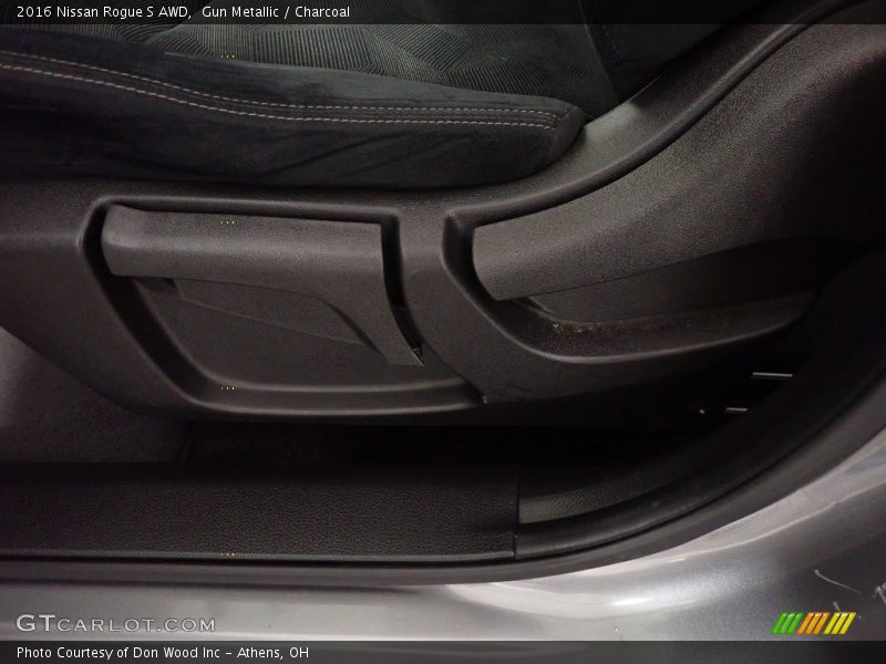 Gun Metallic / Charcoal 2016 Nissan Rogue S AWD