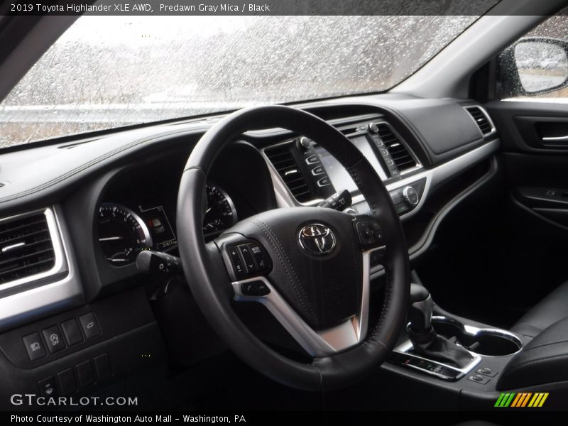 Predawn Gray Mica / Black 2019 Toyota Highlander XLE AWD