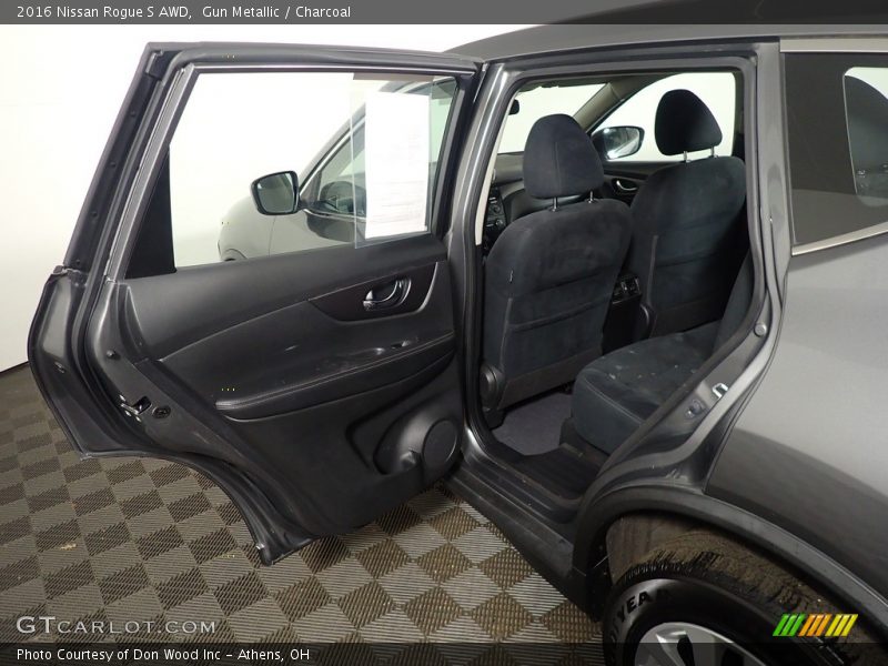 Gun Metallic / Charcoal 2016 Nissan Rogue S AWD