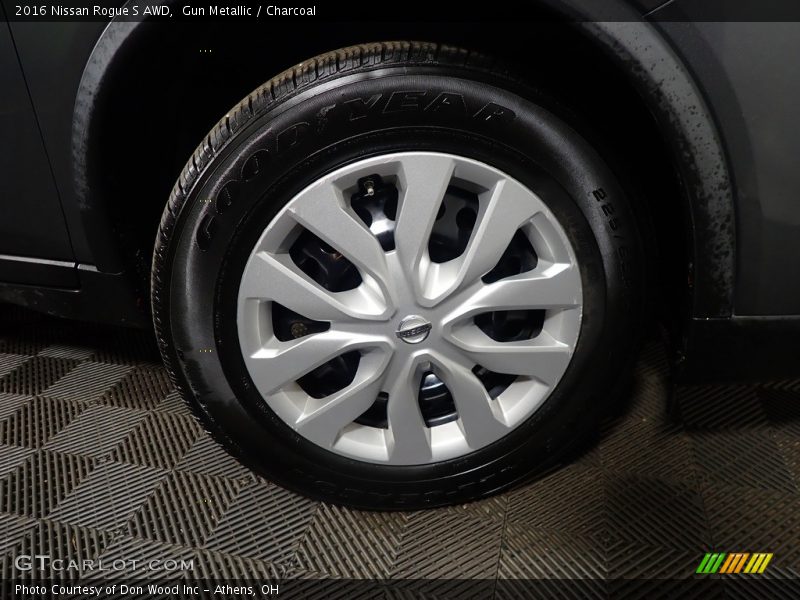 Gun Metallic / Charcoal 2016 Nissan Rogue S AWD