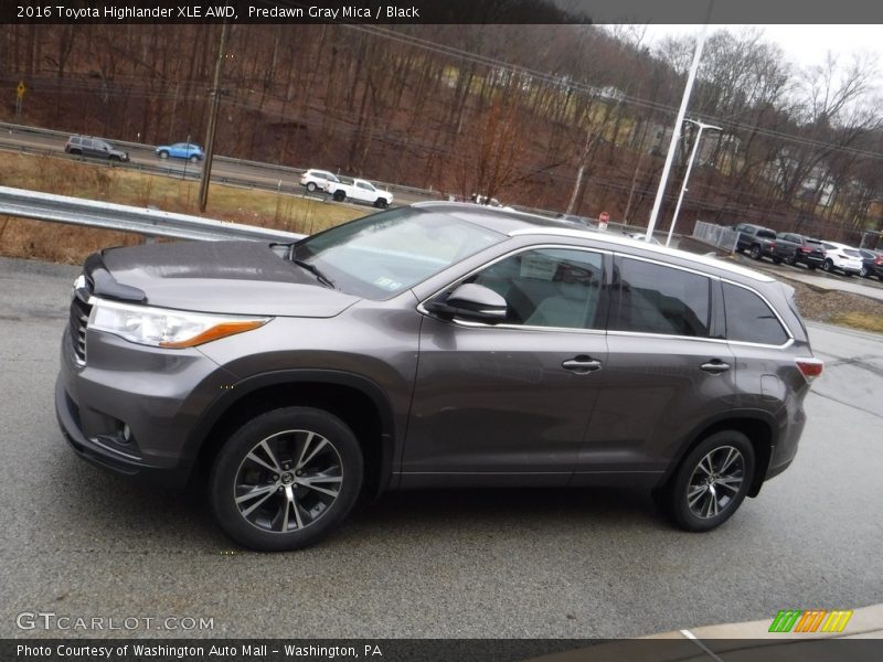Predawn Gray Mica / Black 2016 Toyota Highlander XLE AWD