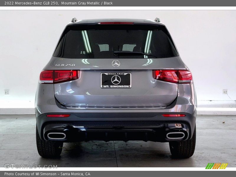 Mountain Gray Metallic / Black 2022 Mercedes-Benz GLB 250