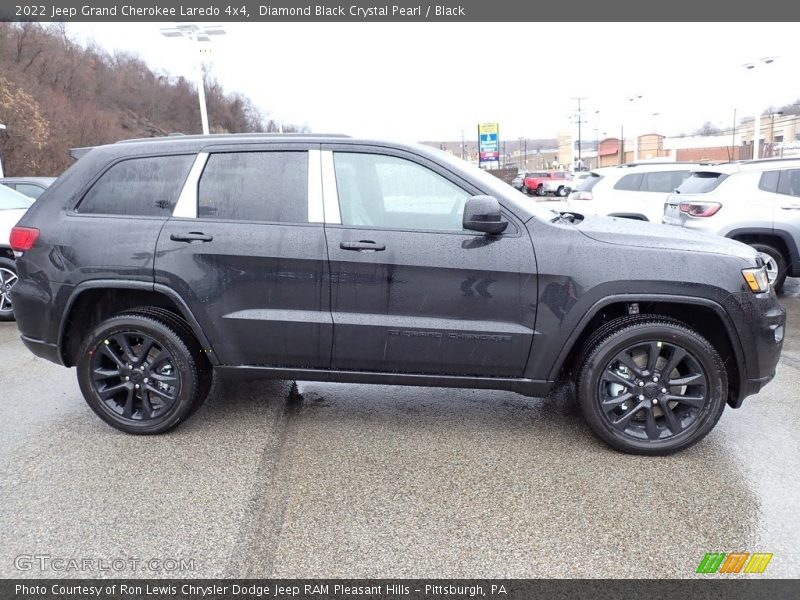 Diamond Black Crystal Pearl / Black 2022 Jeep Grand Cherokee Laredo 4x4