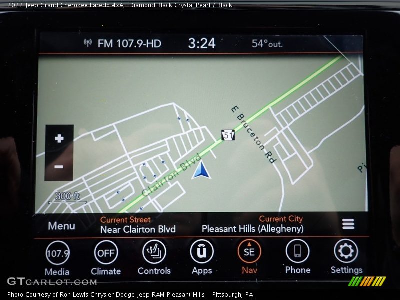 Diamond Black Crystal Pearl / Black 2022 Jeep Grand Cherokee Laredo 4x4