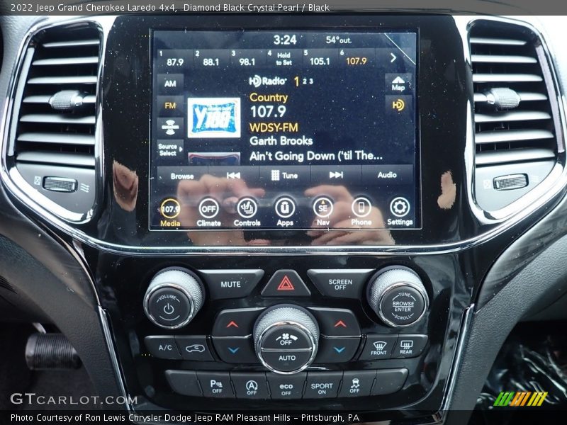 Diamond Black Crystal Pearl / Black 2022 Jeep Grand Cherokee Laredo 4x4