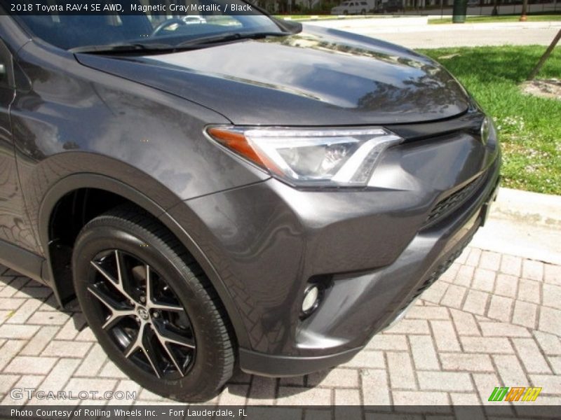 Magnetic Gray Metallic / Black 2018 Toyota RAV4 SE AWD