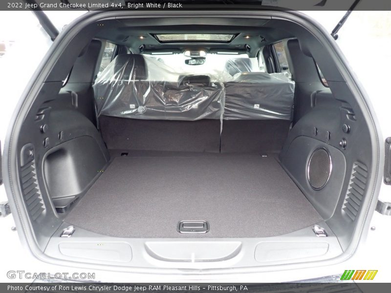  2022 Grand Cherokee Limited 4x4 Trunk