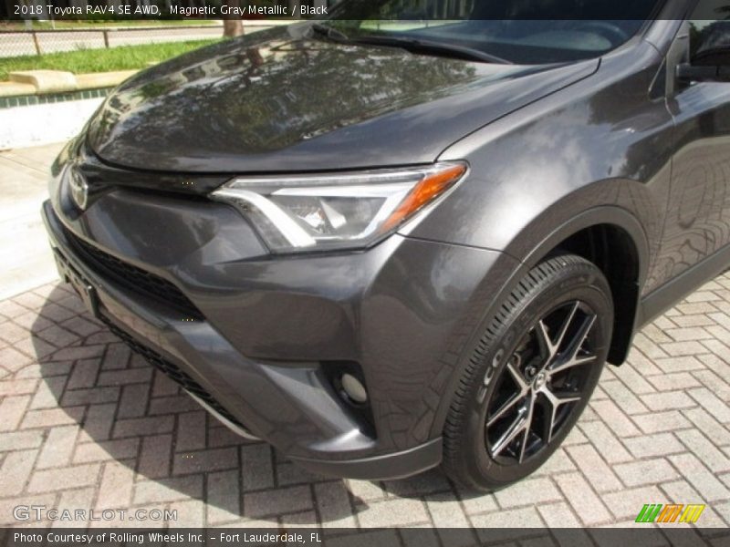 Magnetic Gray Metallic / Black 2018 Toyota RAV4 SE AWD