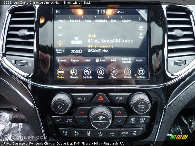 Controls of 2022 Grand Cherokee Limited 4x4