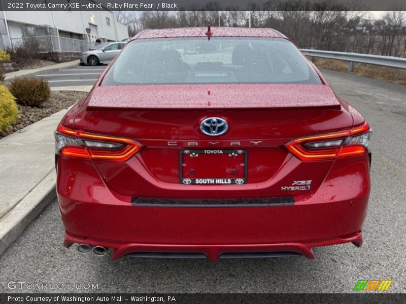 Ruby Flare Pearl / Black 2022 Toyota Camry XSE Hybrid