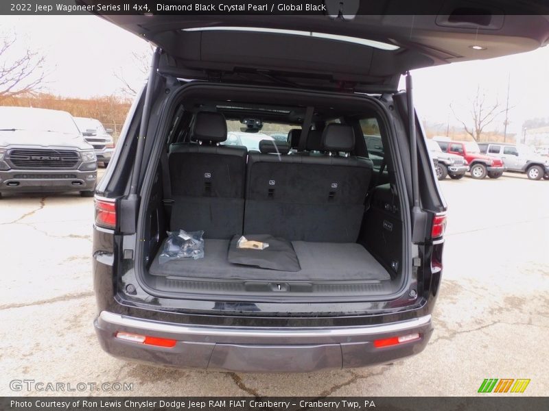 Diamond Black Crystal Pearl / Global Black 2022 Jeep Wagoneer Series III 4x4