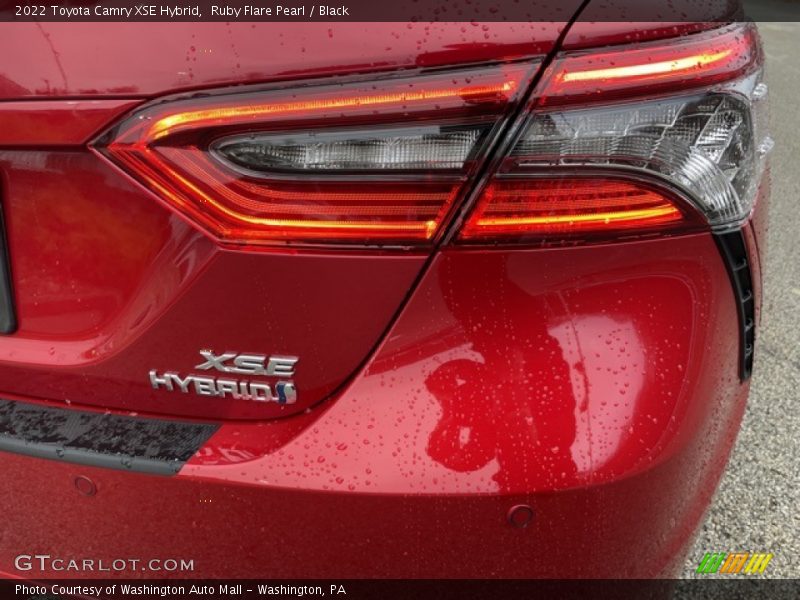 Ruby Flare Pearl / Black 2022 Toyota Camry XSE Hybrid