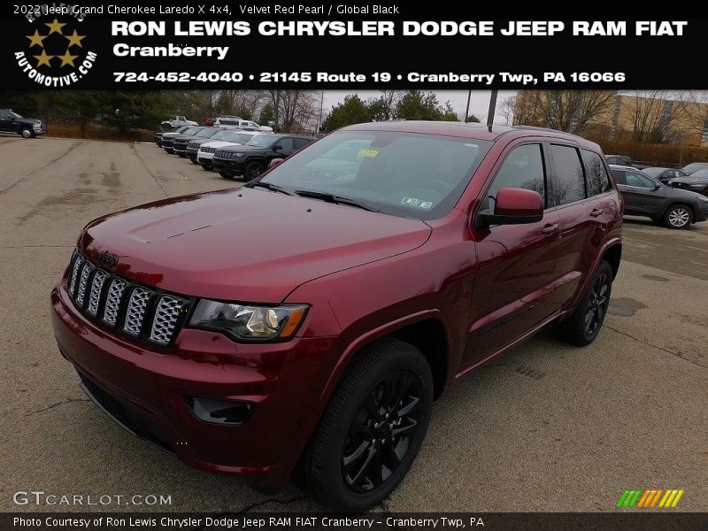 Velvet Red Pearl / Global Black 2022 Jeep Grand Cherokee Laredo X 4x4