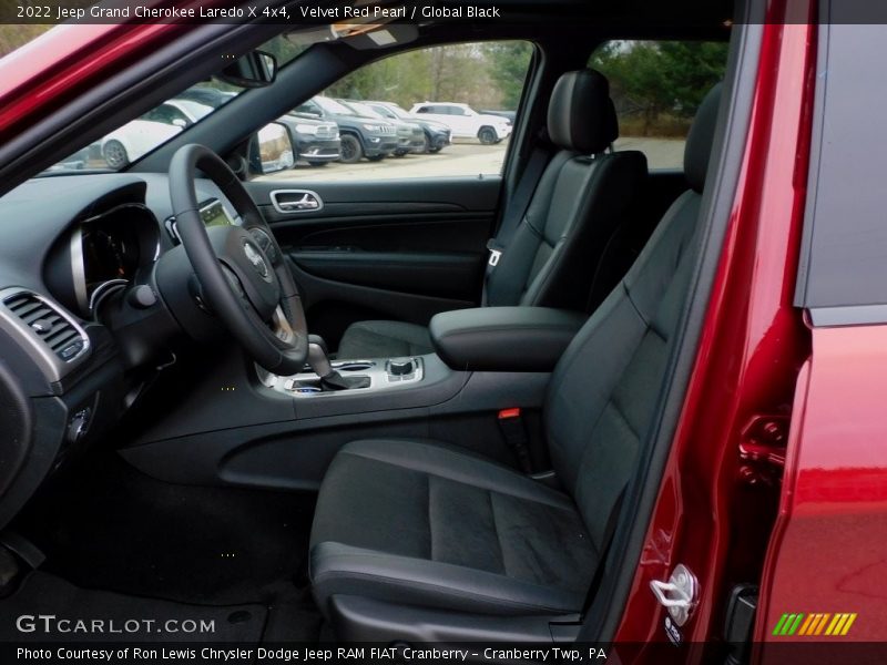 Velvet Red Pearl / Global Black 2022 Jeep Grand Cherokee Laredo X 4x4