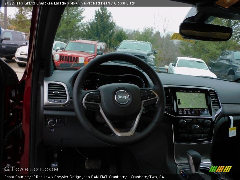 Velvet Red Pearl / Global Black 2022 Jeep Grand Cherokee Laredo X 4x4