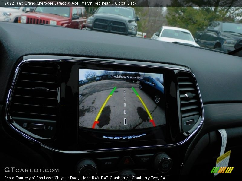 Velvet Red Pearl / Global Black 2022 Jeep Grand Cherokee Laredo X 4x4