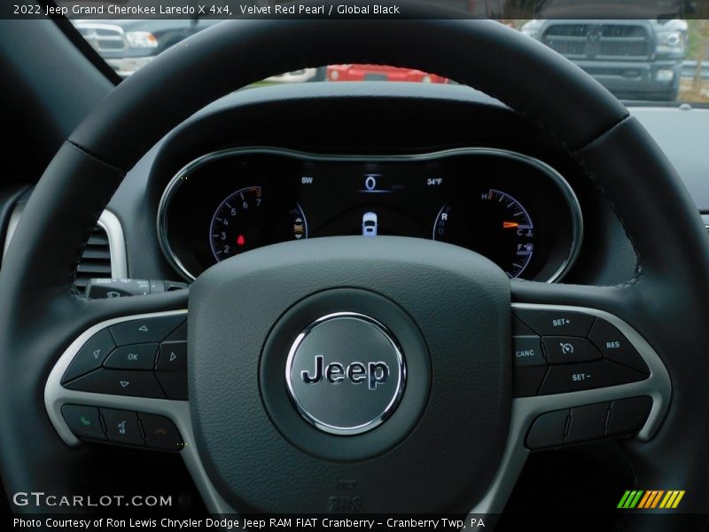Velvet Red Pearl / Global Black 2022 Jeep Grand Cherokee Laredo X 4x4