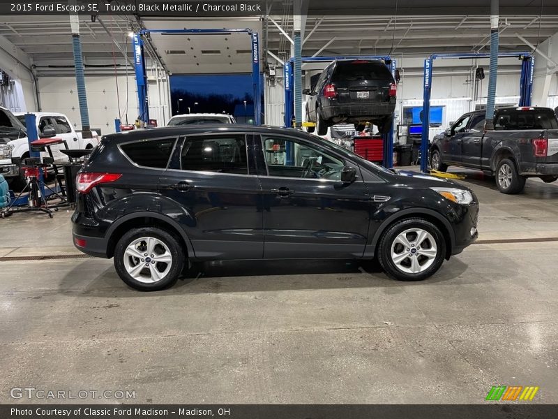 Tuxedo Black Metallic / Charcoal Black 2015 Ford Escape SE