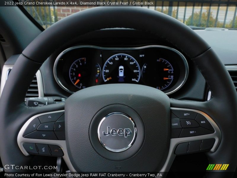 Diamond Black Crystal Pearl / Global Black 2022 Jeep Grand Cherokee Laredo X 4x4