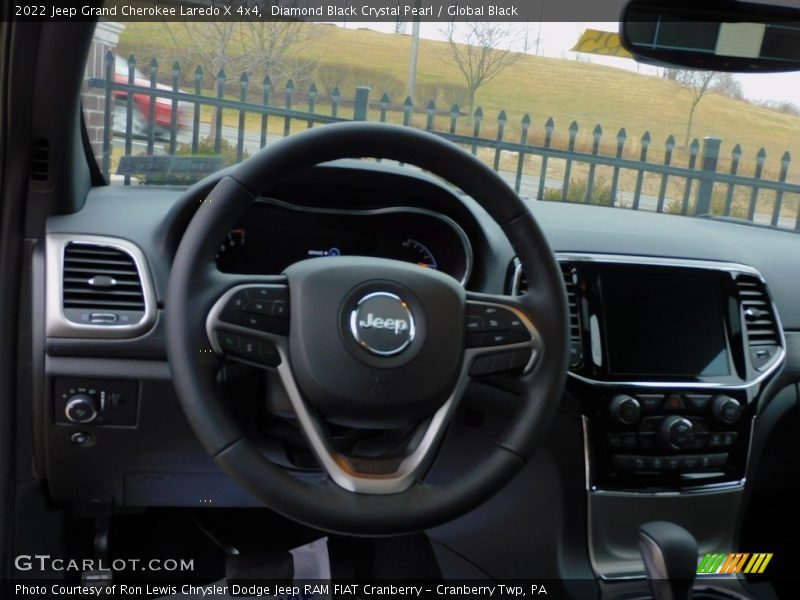 Diamond Black Crystal Pearl / Global Black 2022 Jeep Grand Cherokee Laredo X 4x4