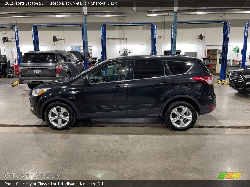 Tuxedo Black Metallic / Charcoal Black 2015 Ford Escape SE