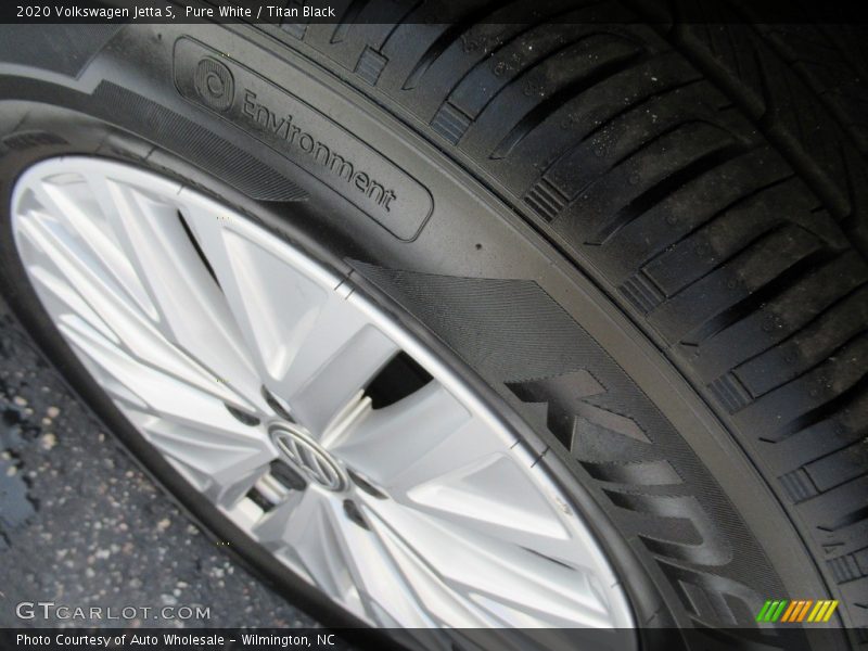 Pure White / Titan Black 2020 Volkswagen Jetta S