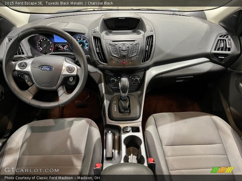 Tuxedo Black Metallic / Charcoal Black 2015 Ford Escape SE