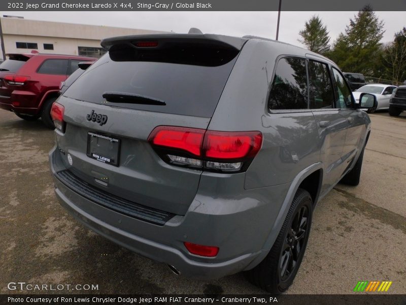 Sting-Gray / Global Black 2022 Jeep Grand Cherokee Laredo X 4x4