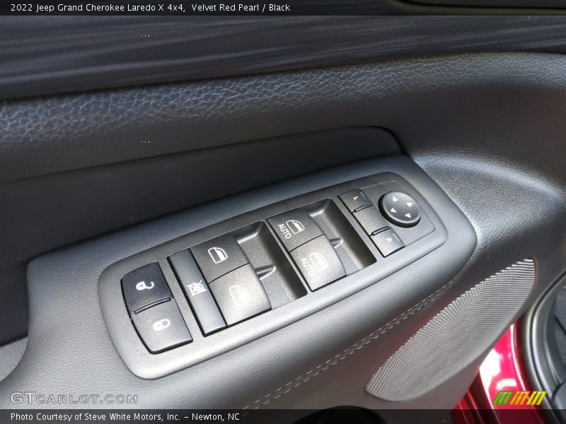 Velvet Red Pearl / Black 2022 Jeep Grand Cherokee Laredo X 4x4