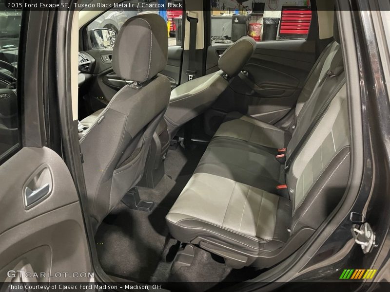 Tuxedo Black Metallic / Charcoal Black 2015 Ford Escape SE