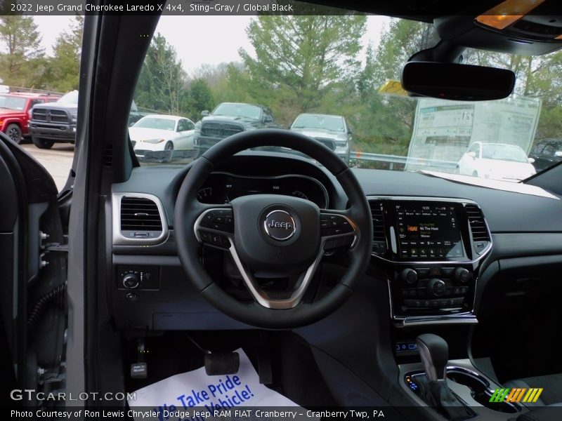 Sting-Gray / Global Black 2022 Jeep Grand Cherokee Laredo X 4x4