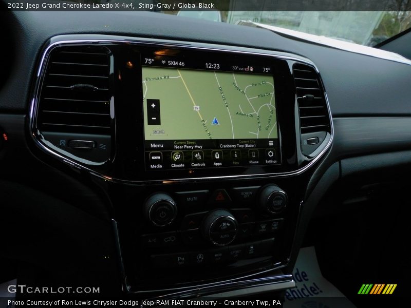 Sting-Gray / Global Black 2022 Jeep Grand Cherokee Laredo X 4x4