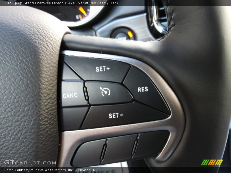  2022 Grand Cherokee Laredo X 4x4 Steering Wheel