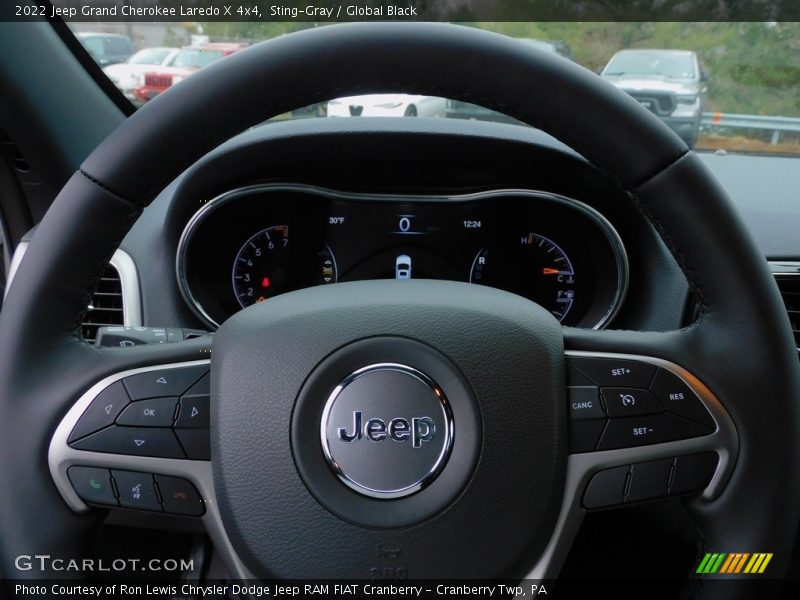 Sting-Gray / Global Black 2022 Jeep Grand Cherokee Laredo X 4x4