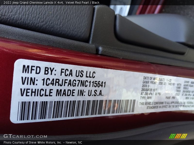 Velvet Red Pearl / Black 2022 Jeep Grand Cherokee Laredo X 4x4
