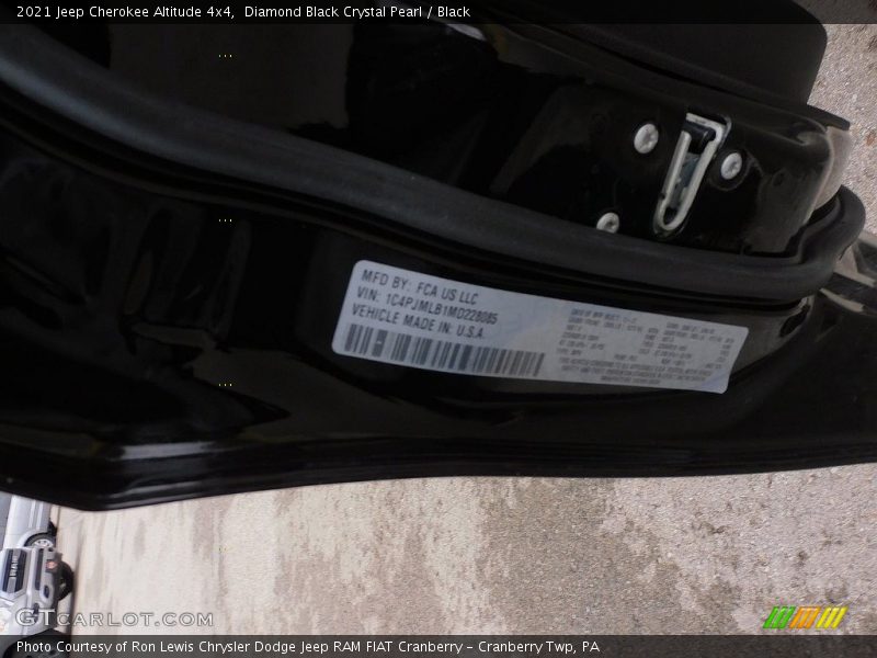 Diamond Black Crystal Pearl / Black 2021 Jeep Cherokee Altitude 4x4