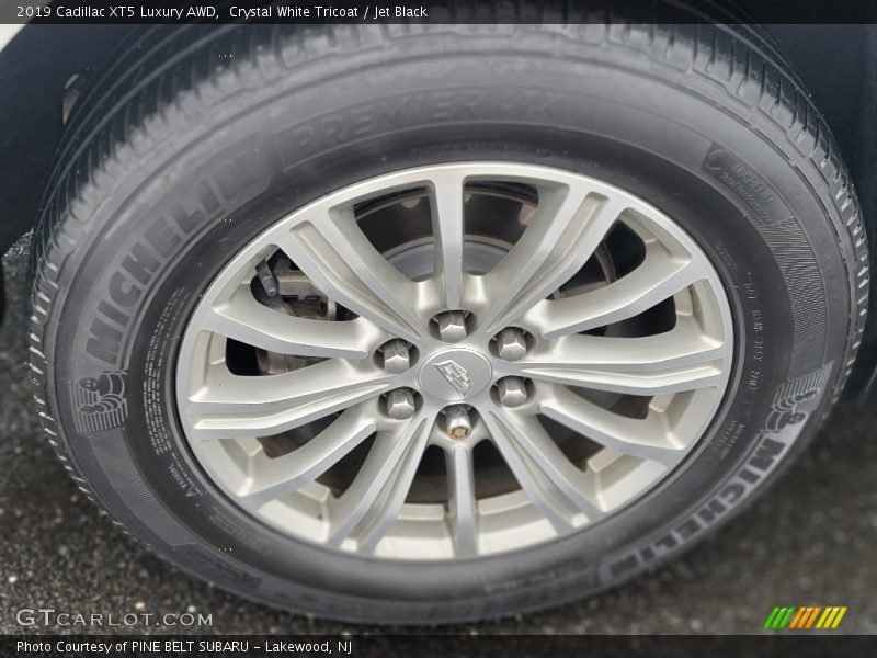 Crystal White Tricoat / Jet Black 2019 Cadillac XT5 Luxury AWD