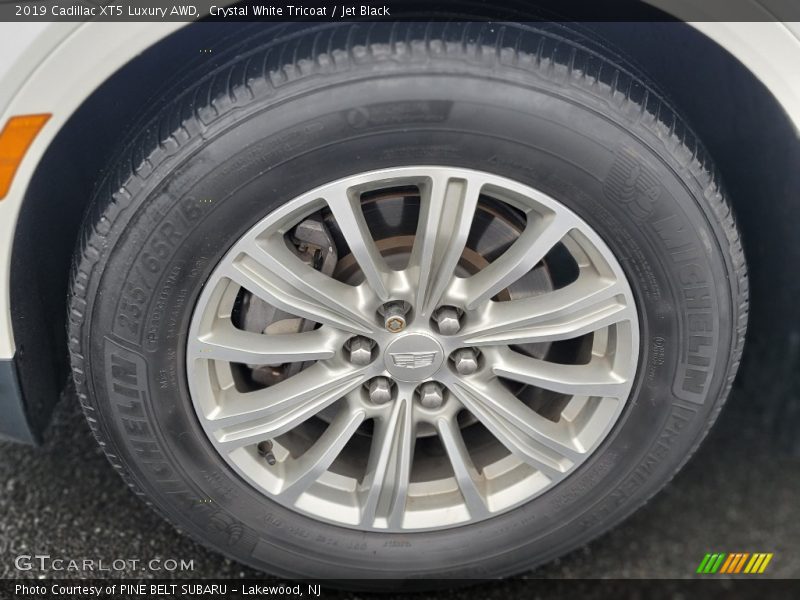 Crystal White Tricoat / Jet Black 2019 Cadillac XT5 Luxury AWD