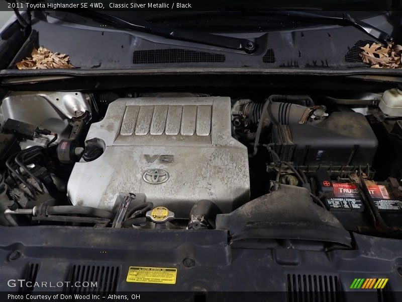 Classic Silver Metallic / Black 2011 Toyota Highlander SE 4WD