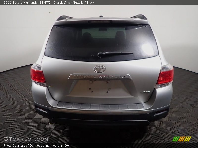 Classic Silver Metallic / Black 2011 Toyota Highlander SE 4WD