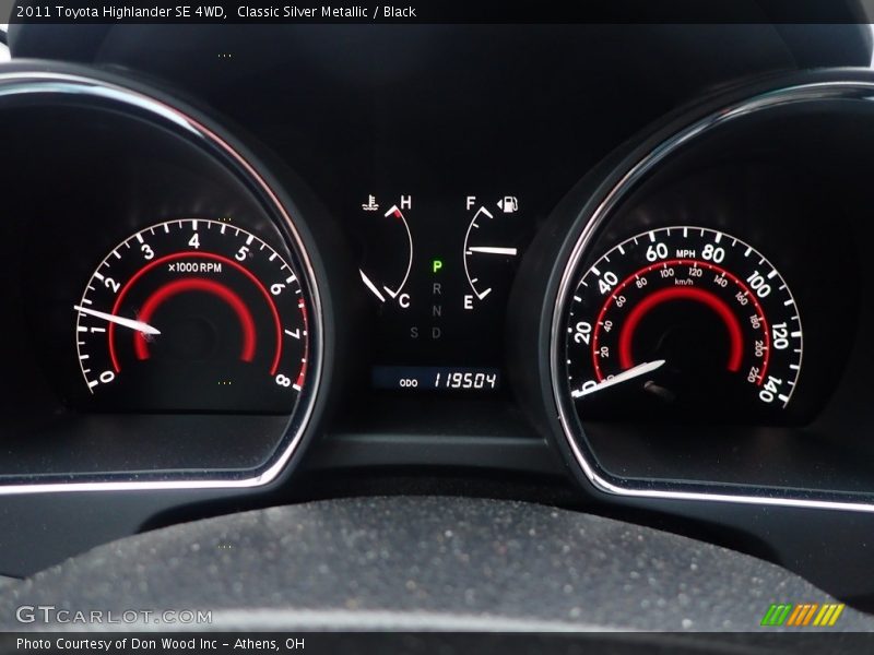 Classic Silver Metallic / Black 2011 Toyota Highlander SE 4WD