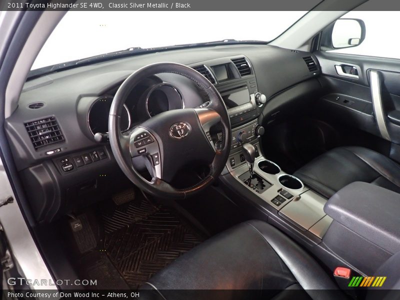 Classic Silver Metallic / Black 2011 Toyota Highlander SE 4WD