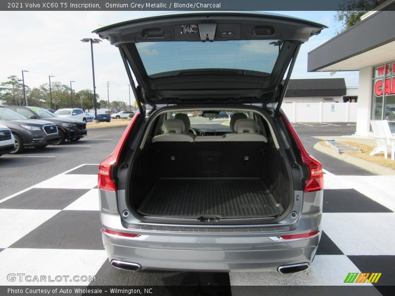 Osmium Grey Metallic / Blonde/Charcoal 2021 Volvo XC60 T5 Inscription