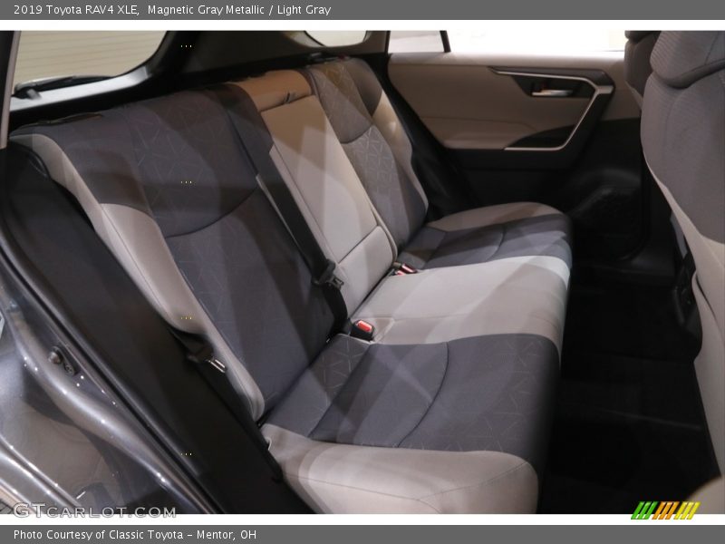 Magnetic Gray Metallic / Light Gray 2019 Toyota RAV4 XLE