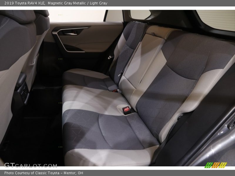 Magnetic Gray Metallic / Light Gray 2019 Toyota RAV4 XLE