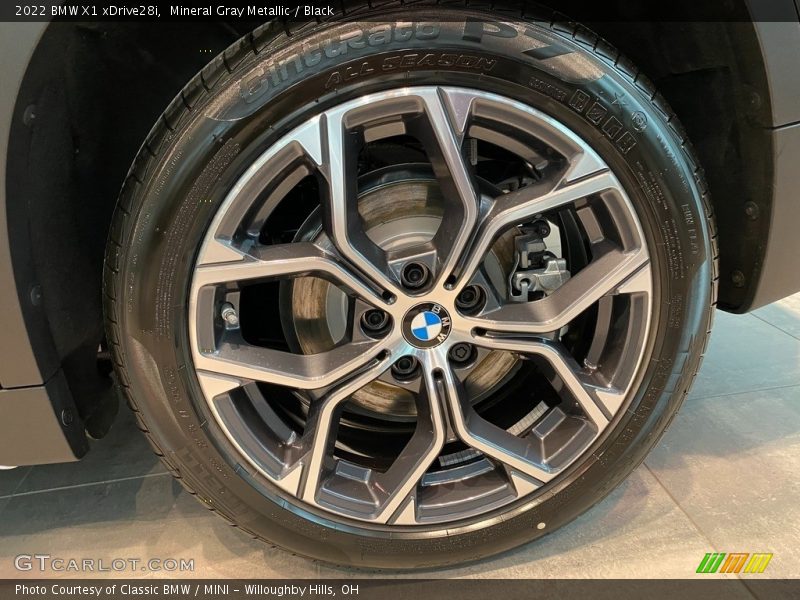 Mineral Gray Metallic / Black 2022 BMW X1 xDrive28i